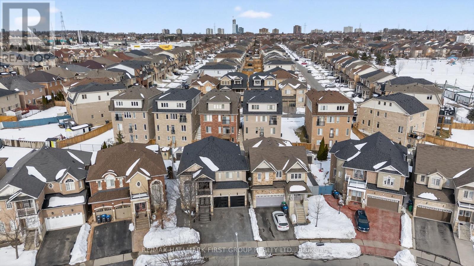 18 BUSTER DRIVE - Photo 2 of 50, Brampton (Bram West), Ontario