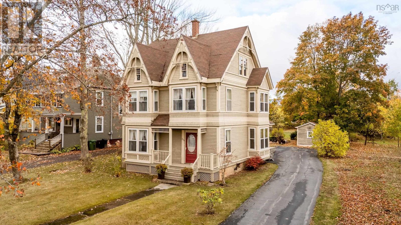 Property photo of 359 Granville Street E