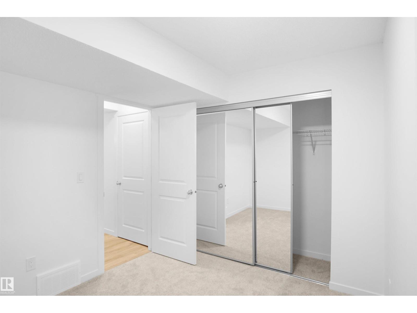 
          40 531 MERLIN LANDING LD NW
            <br/>
            <span>Edmonton</span>
            , 
            <span>AB</span>
             <span>T5Y4B7</span>
         - Photo 20