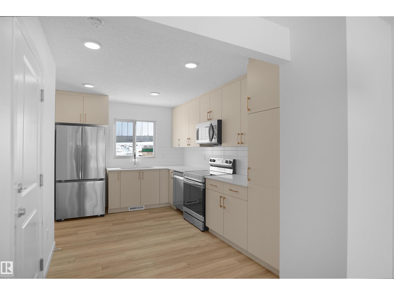 
          40 531 MERLIN LANDING LD NW
            <br/>
            <span>Edmonton</span>
            , 
            <span>AB</span>
             <span>T5Y4B7</span>
         - Photo 10