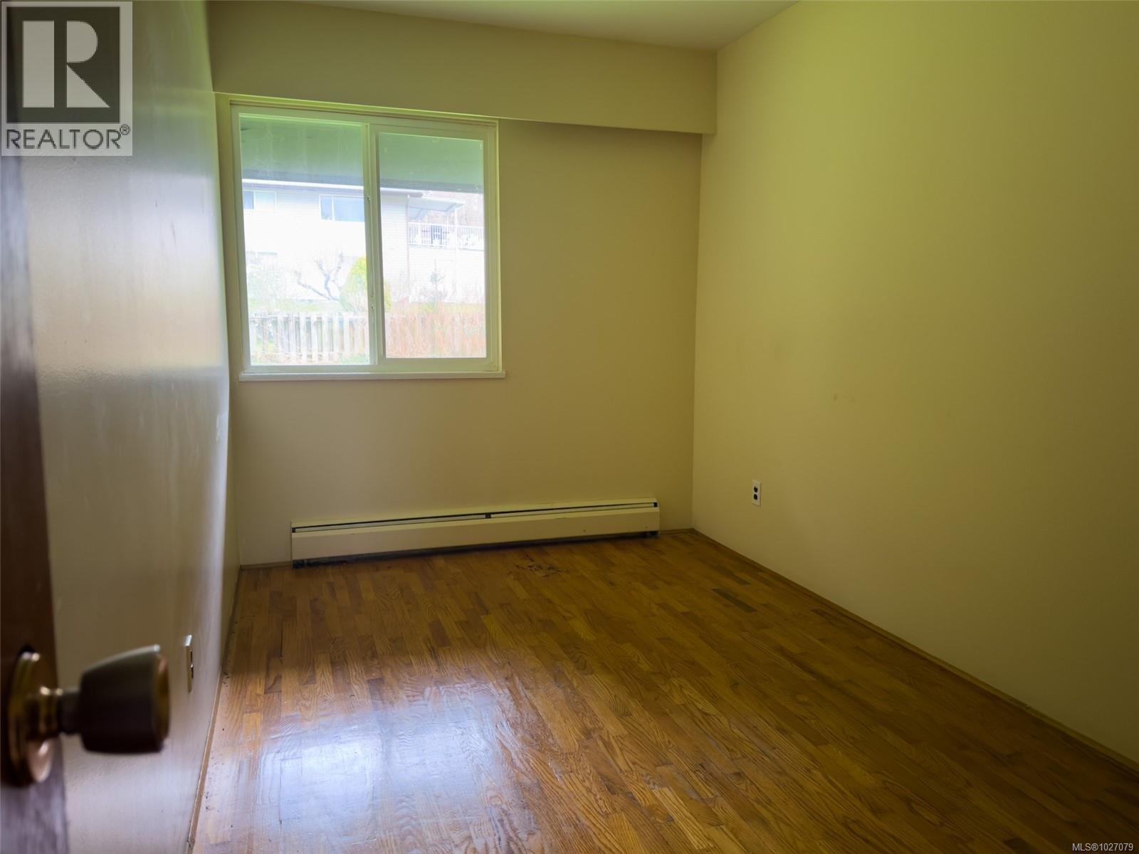 #404 1083 MAQUINNA AVE - 11