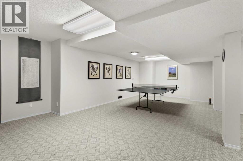 
          22 Varsity Estates Close Northwest
            <br/>
            <span>Calgary</span>
            , 
            <span>AB</span>
             <span>T3B5J2</span>
         - Photo 32