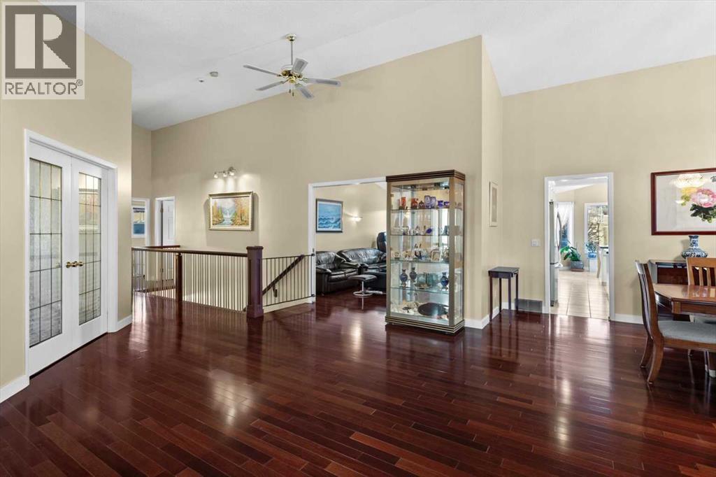 
          22 Varsity Estates Close Northwest
            <br/>
            <span>Calgary</span>
            , 
            <span>AB</span>
             <span>T3B5J2</span>
         - Photo 7