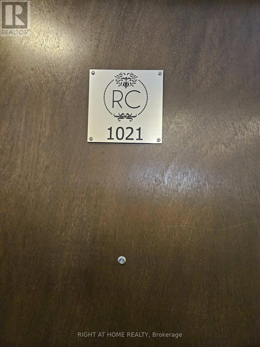 118 King Street East 1021