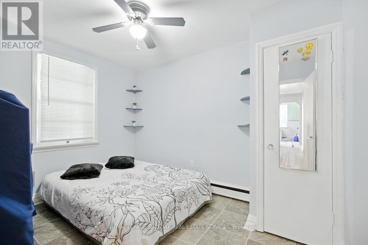 2718 UPPER JAMES STREET - 10