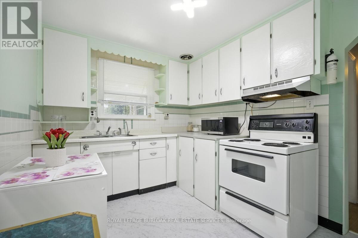 2718 UPPER JAMES STREET - 7