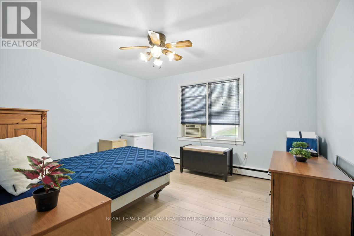 2718 UPPER JAMES STREET - 8