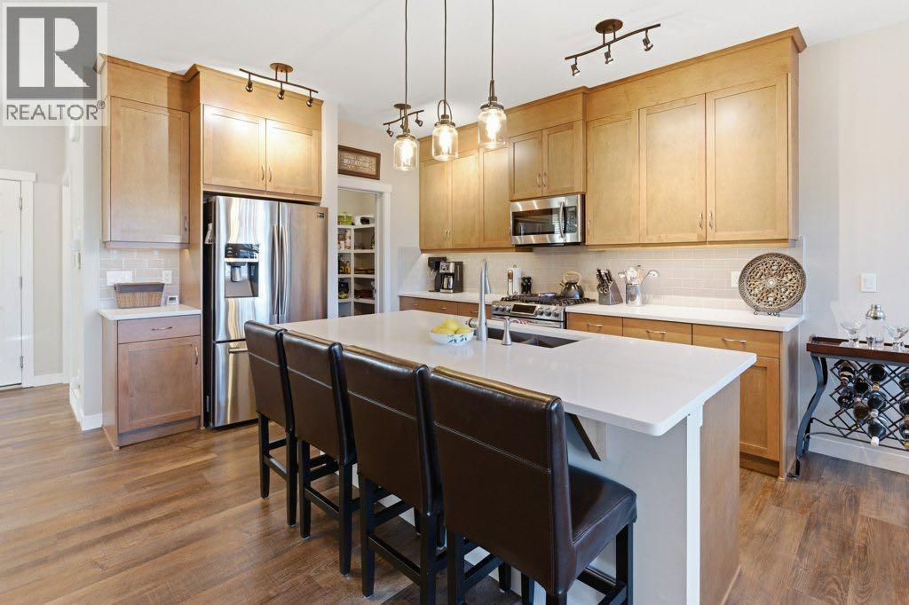 54 Crestbrook Drive SW - Photo 5 of 39, Calgary, Alberta