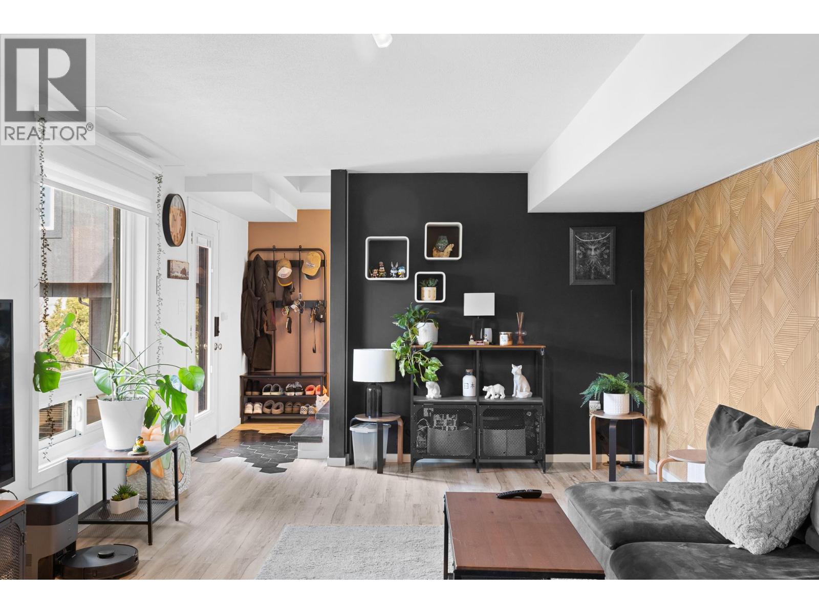 2426 Collingwood Road, West Kelowna