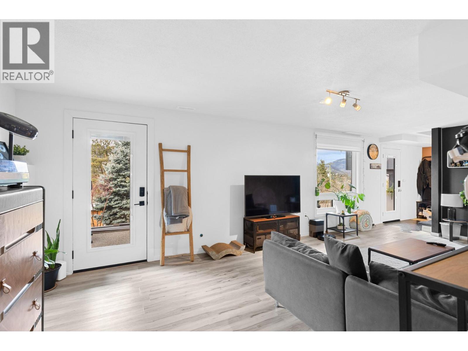 2426 Collingwood Road, West Kelowna