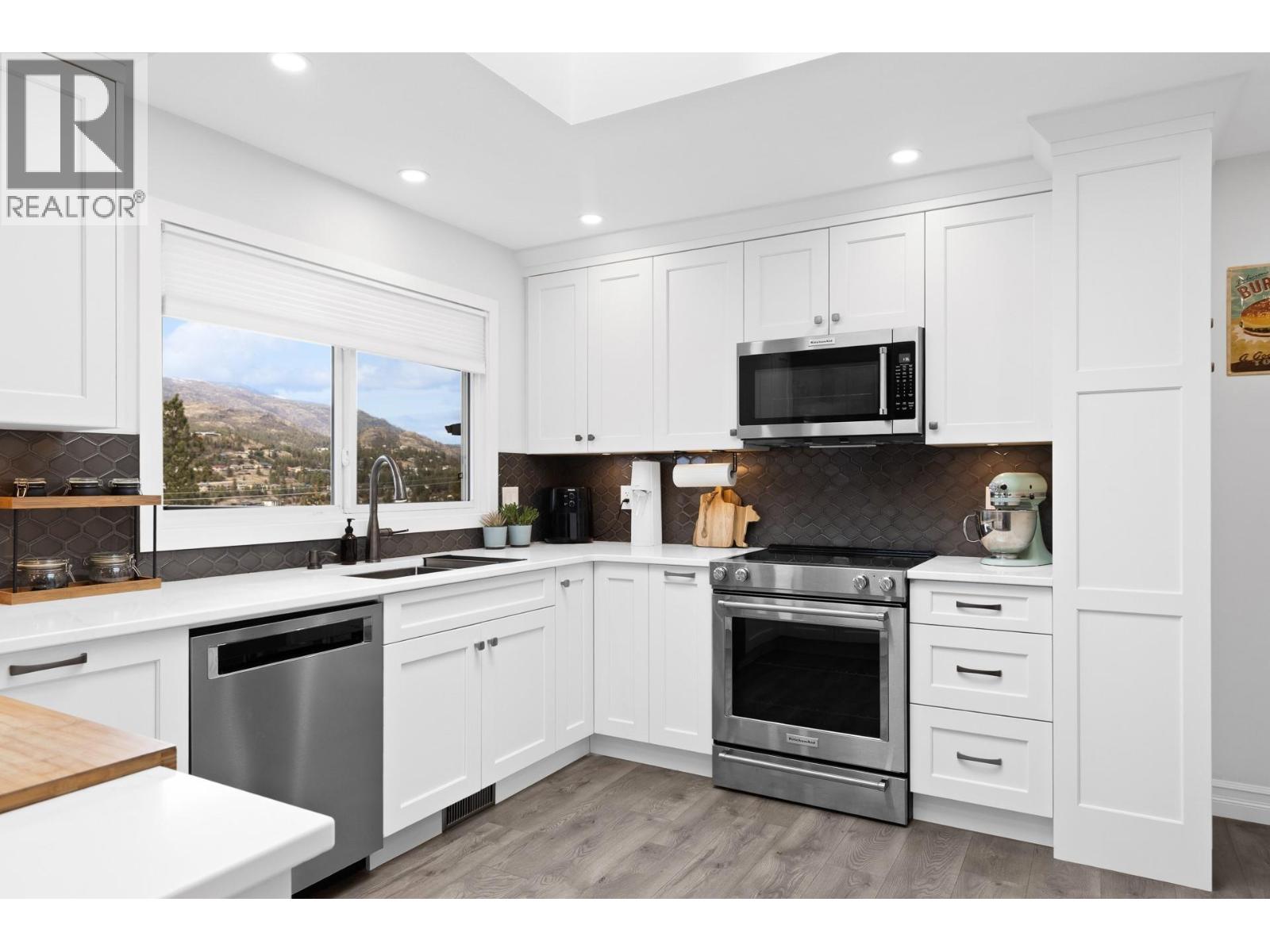 2426 Collingwood Road, West Kelowna