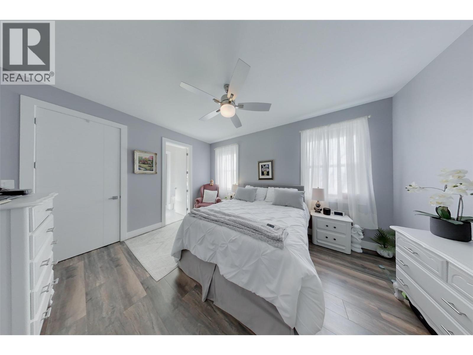 3807 FAIRWINDS Drive, Osoyoos