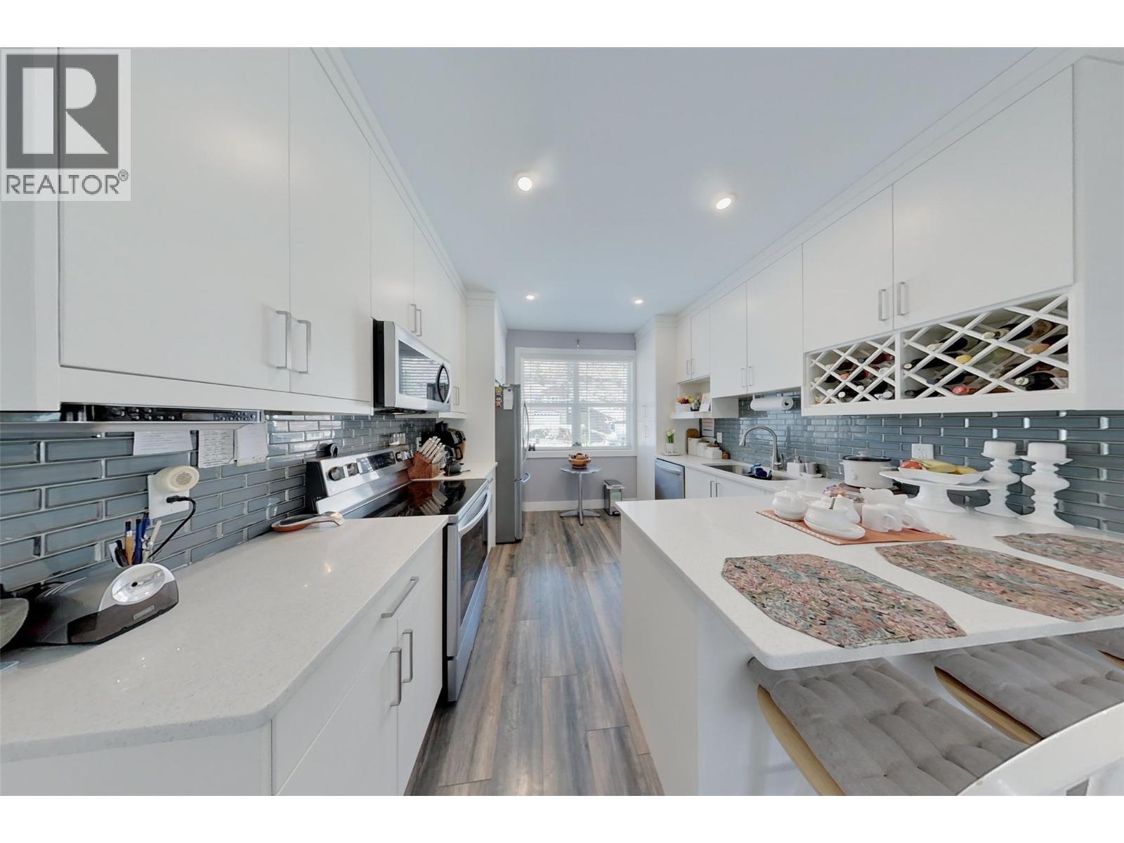 3807 FAIRWINDS Drive, Osoyoos