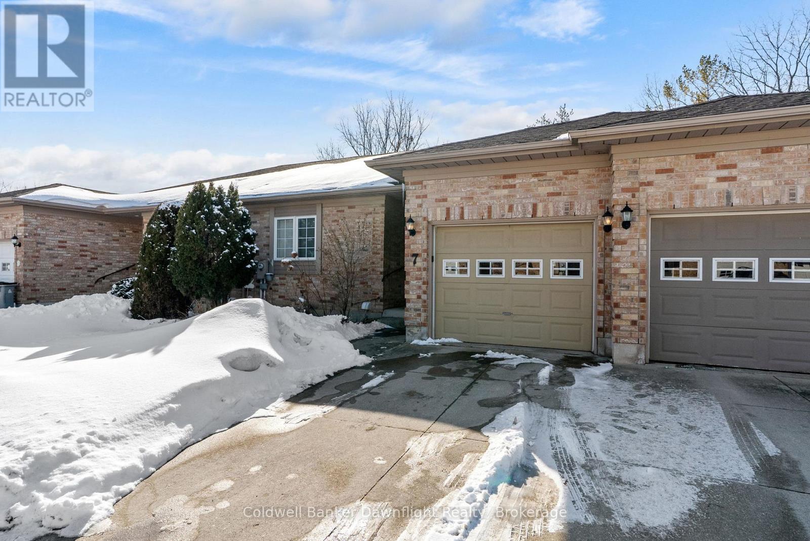 7 BROOKSIDE PLACE - Photo 2 of 48, South Huron (Exeter), Ontario