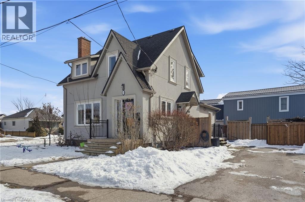 31 SPENCER Street - Photo 2 of 32, Welland, Ontario