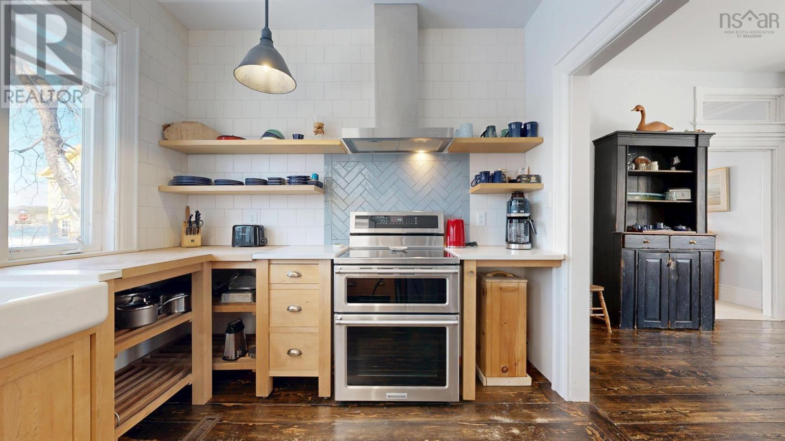 Property 18 of 48 of 13 John Street