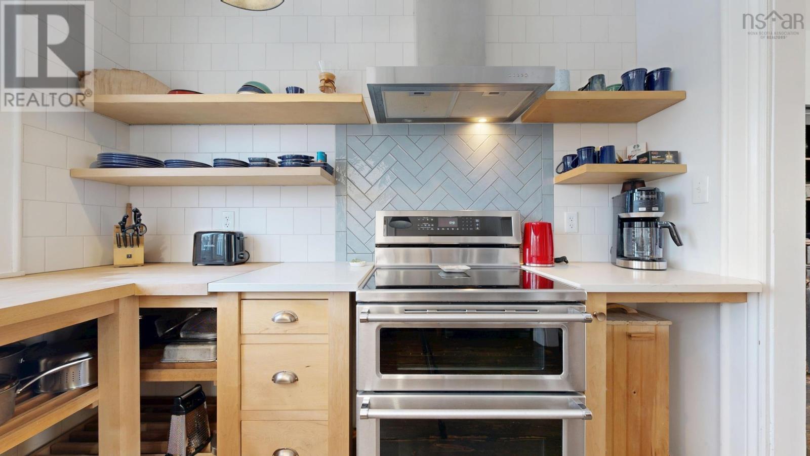 Property 17 of 48 of 13 John Street