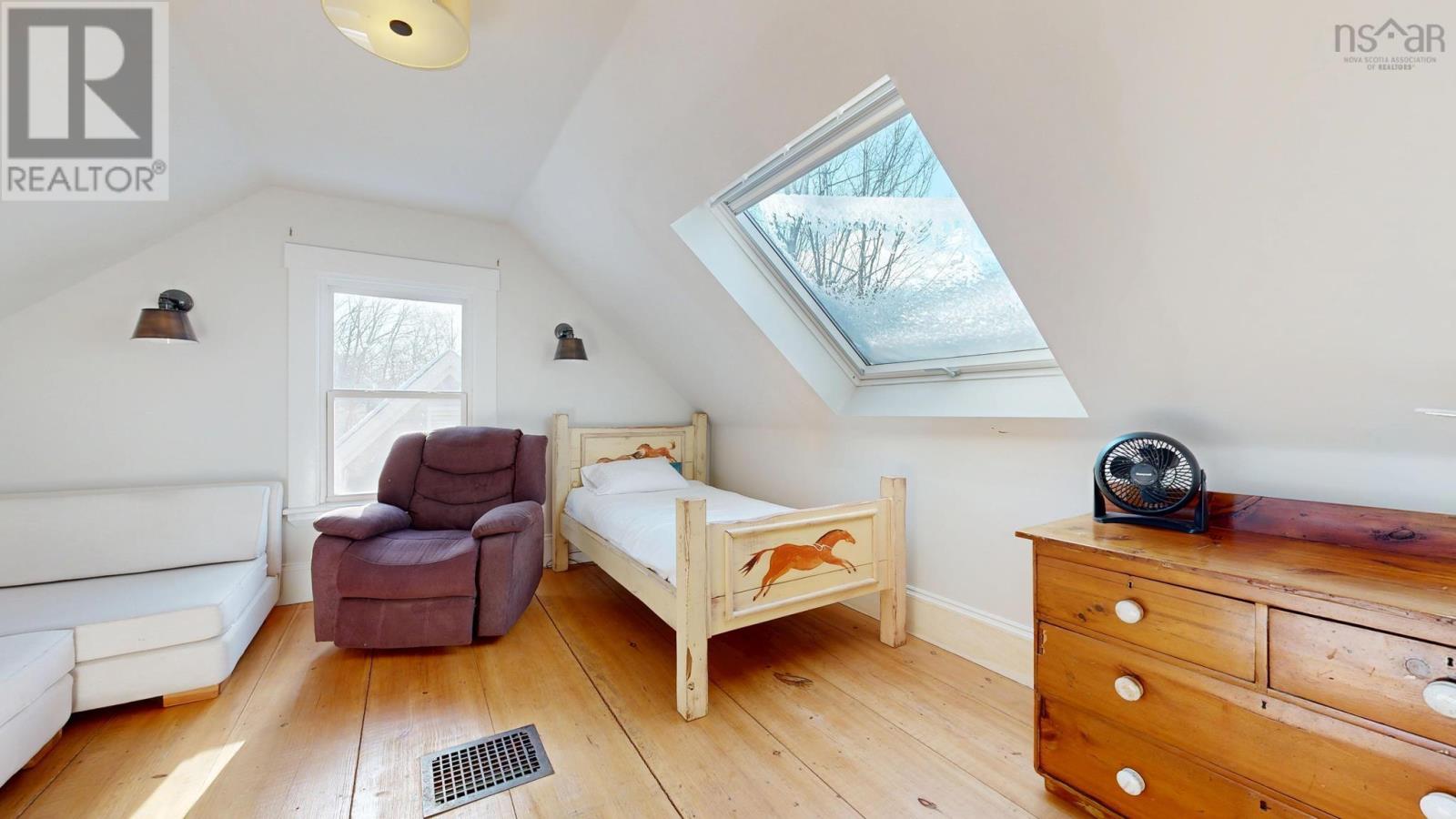 Property 36 of 48 of 13 John Street