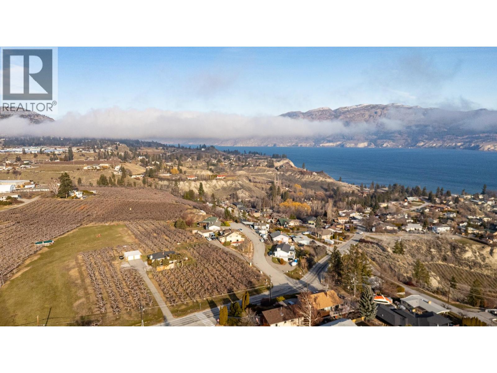 13606 Cooke Avenue, Summerland