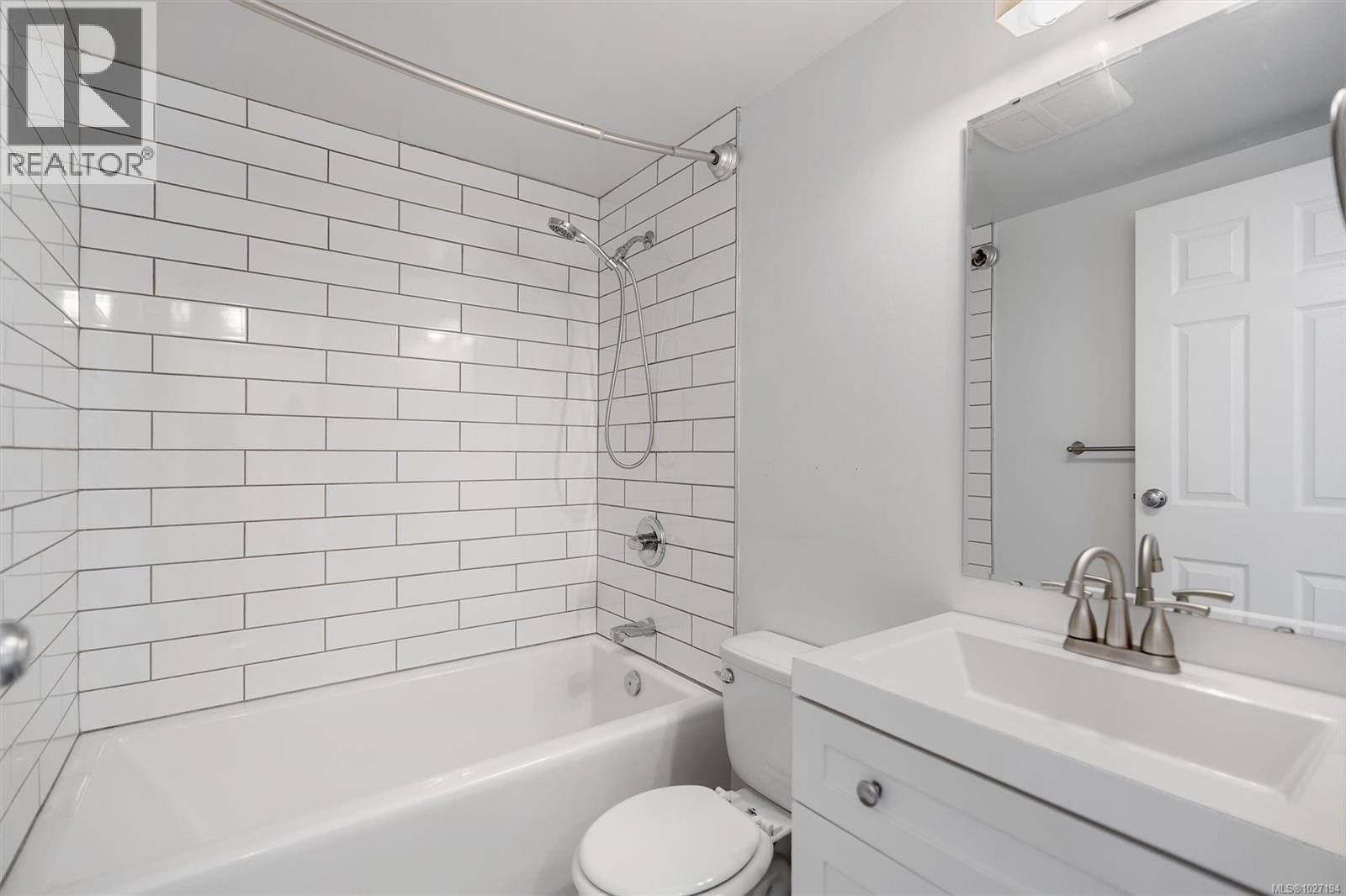 12 1956 Glenidle Rd, Sooke