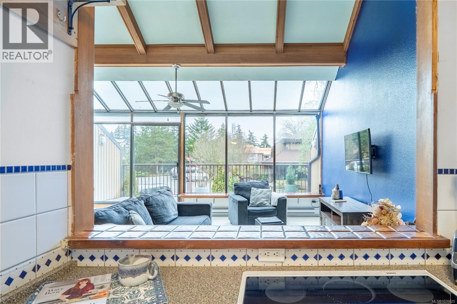 493D 4678 Elk Lake Drive, Saanich