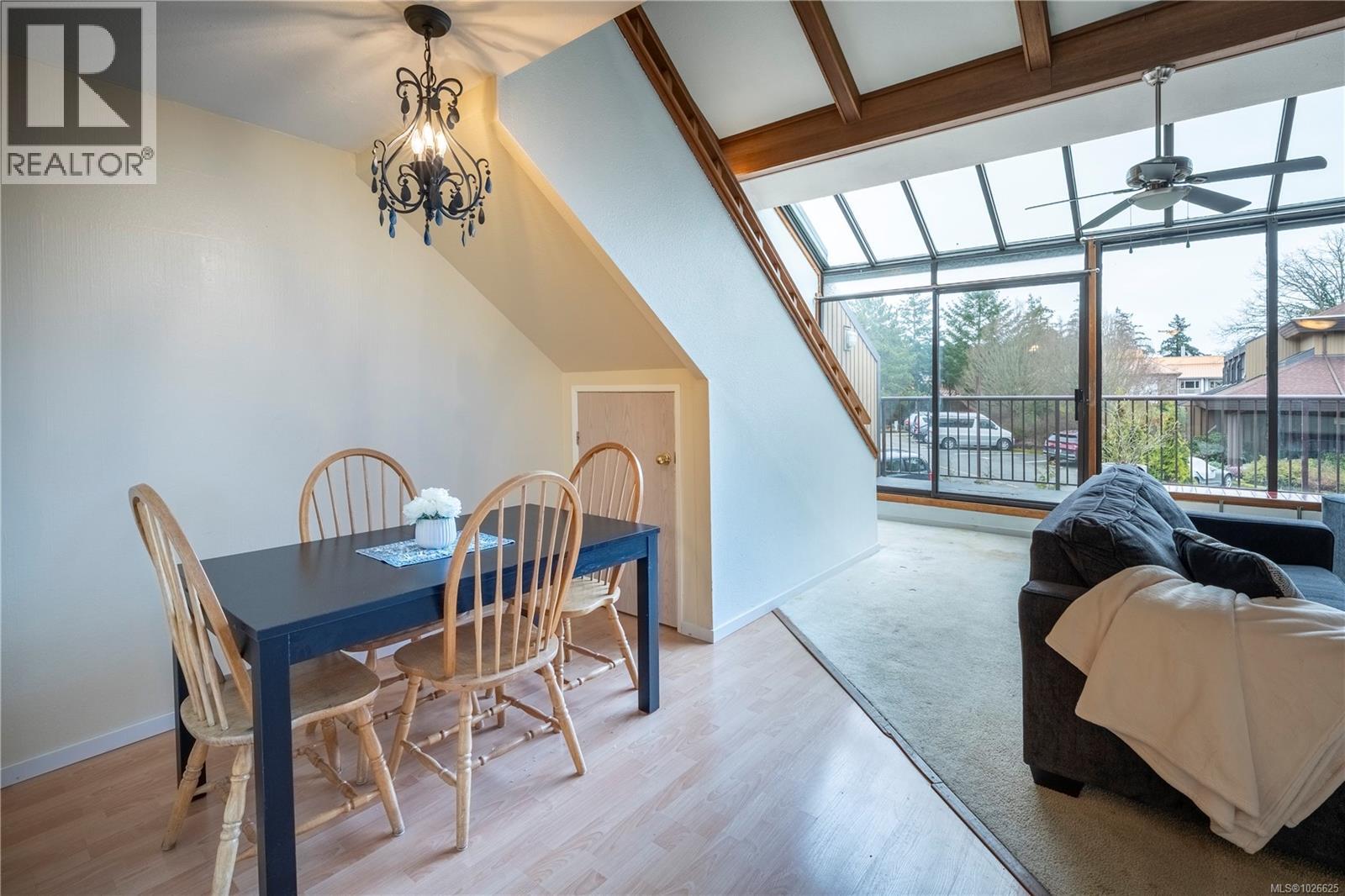 493D 4678 Elk Lake Drive, Saanich