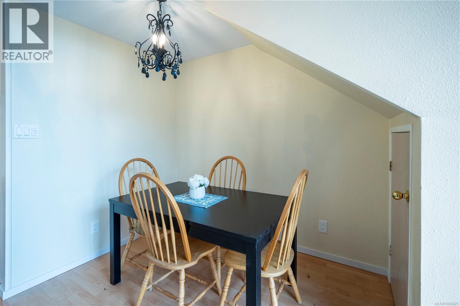 493D 4678 Elk Lake Drive, Saanich