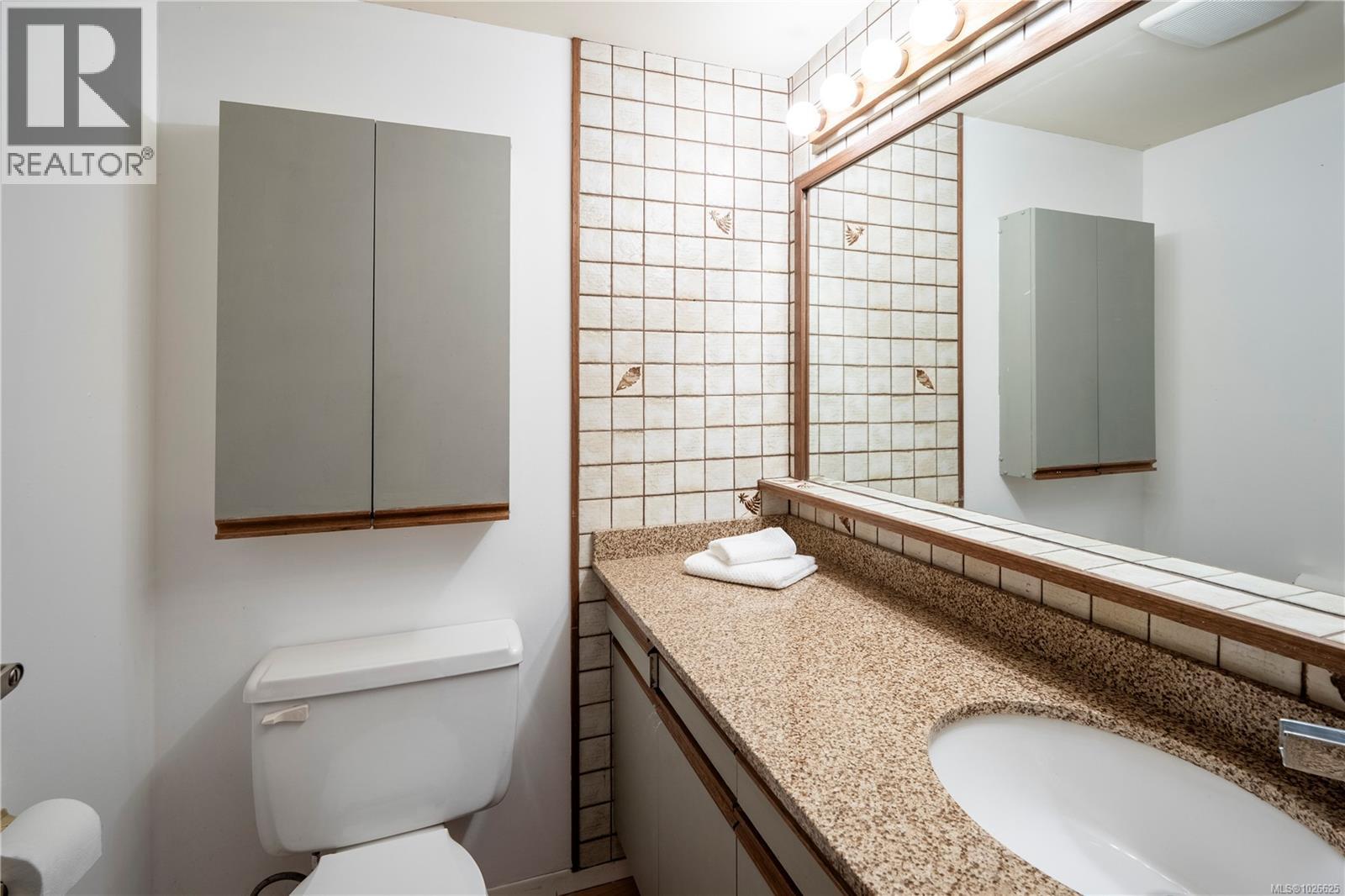 493D 4678 Elk Lake Drive, Saanich