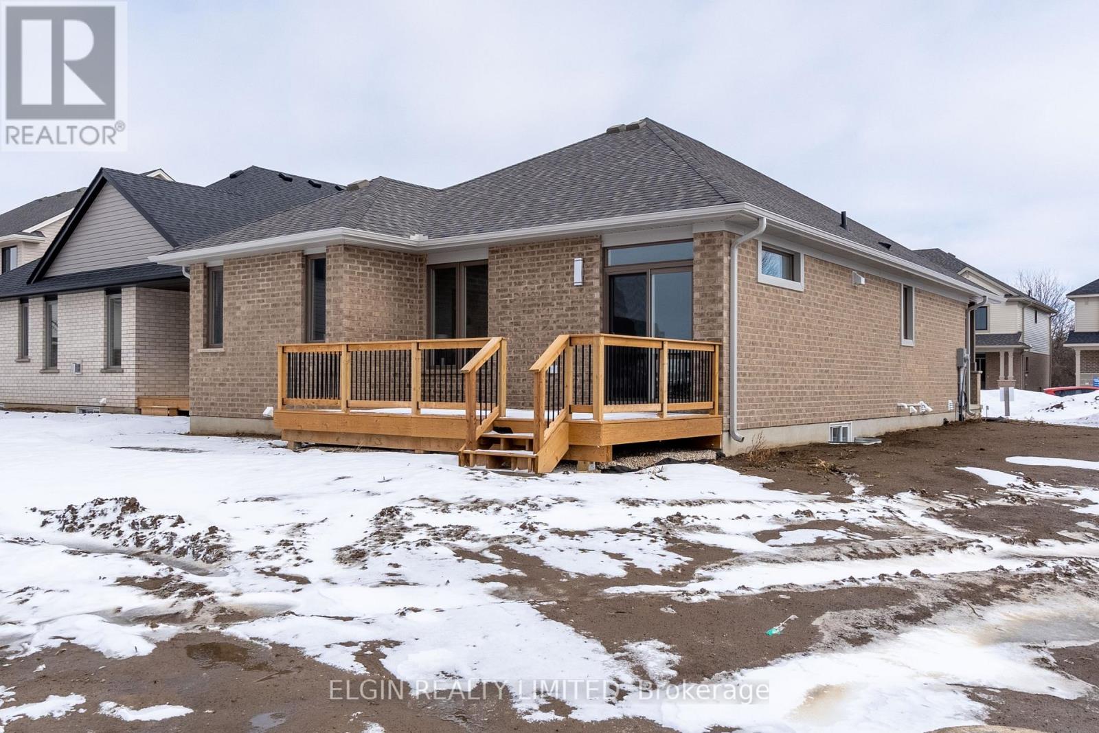 33 HEMLOCK CRESCENT - Photo 2 of 34, Aylmer, Ontario