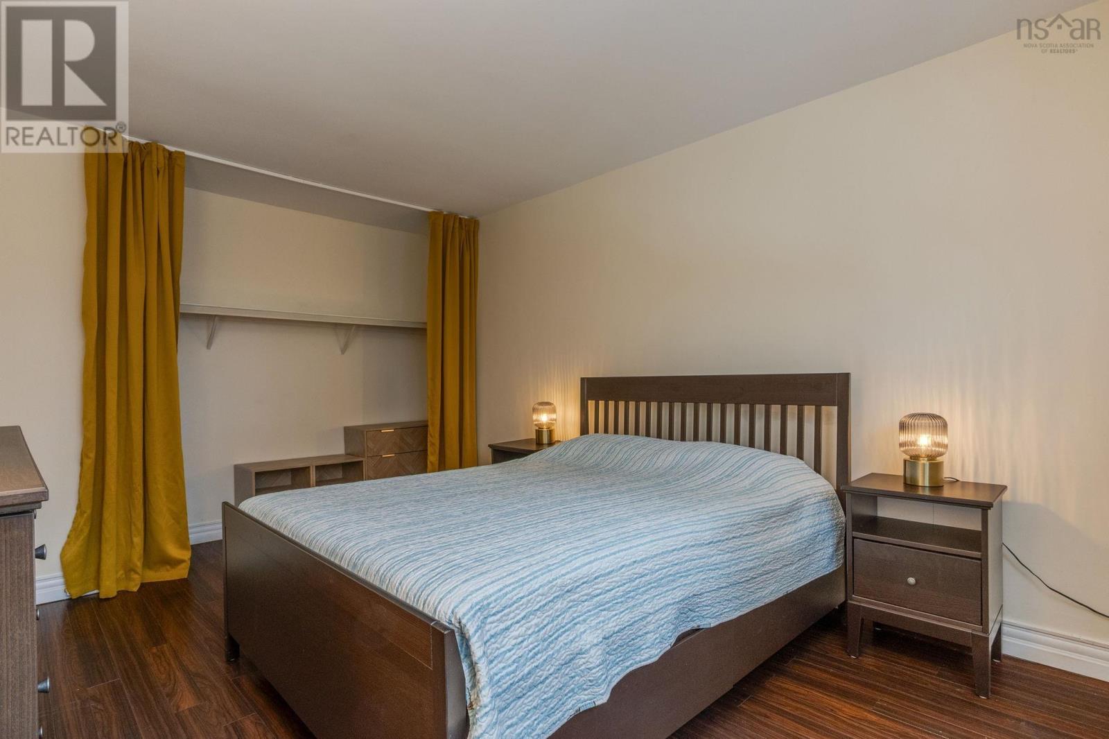 Property 20 of 38 of 77 Forestside Crescent