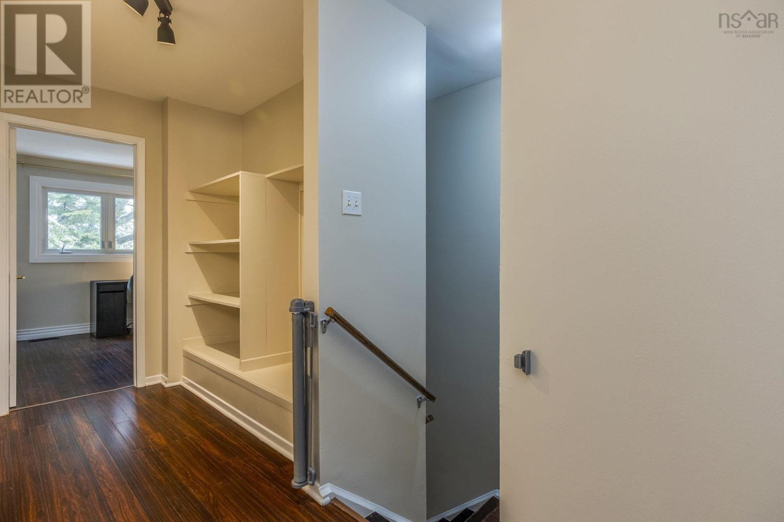 Property 16 of 38 of 77 Forestside Crescent