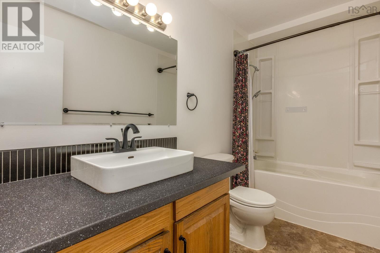 Property 26 of 38 of 77 Forestside Crescent