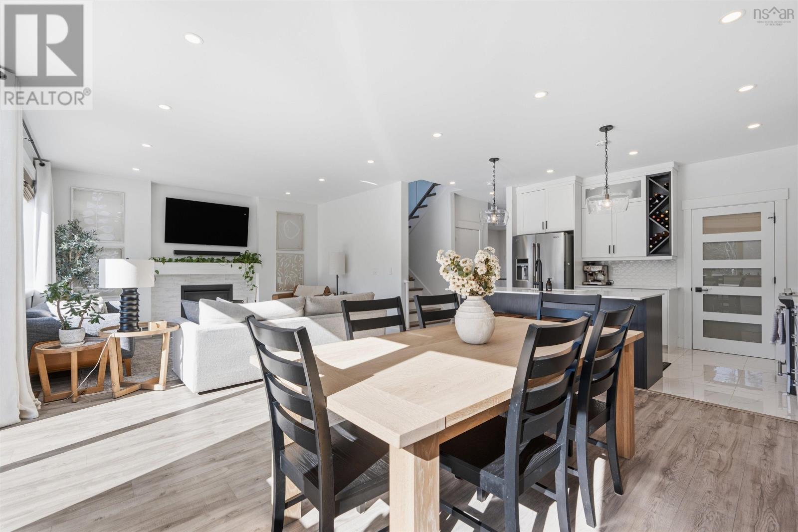 Property 15 of 50 of 77 Samaa Court