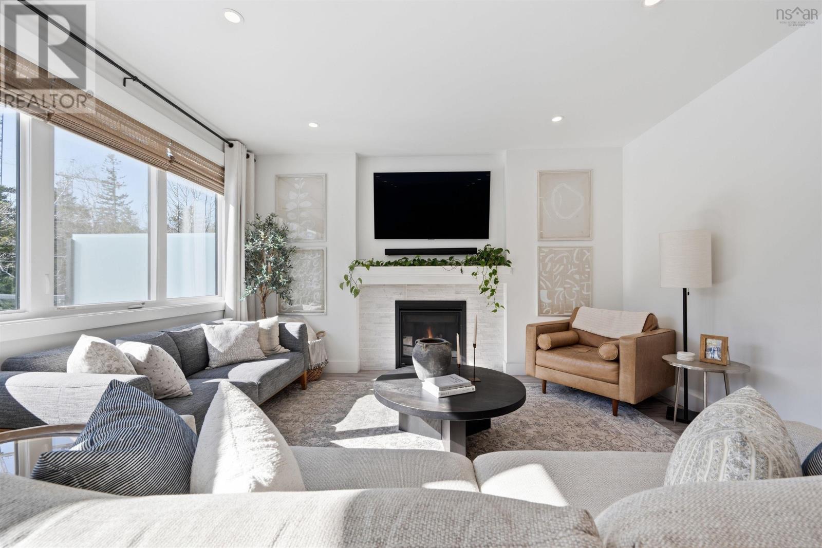 Property 17 of 50 of 77 Samaa Court