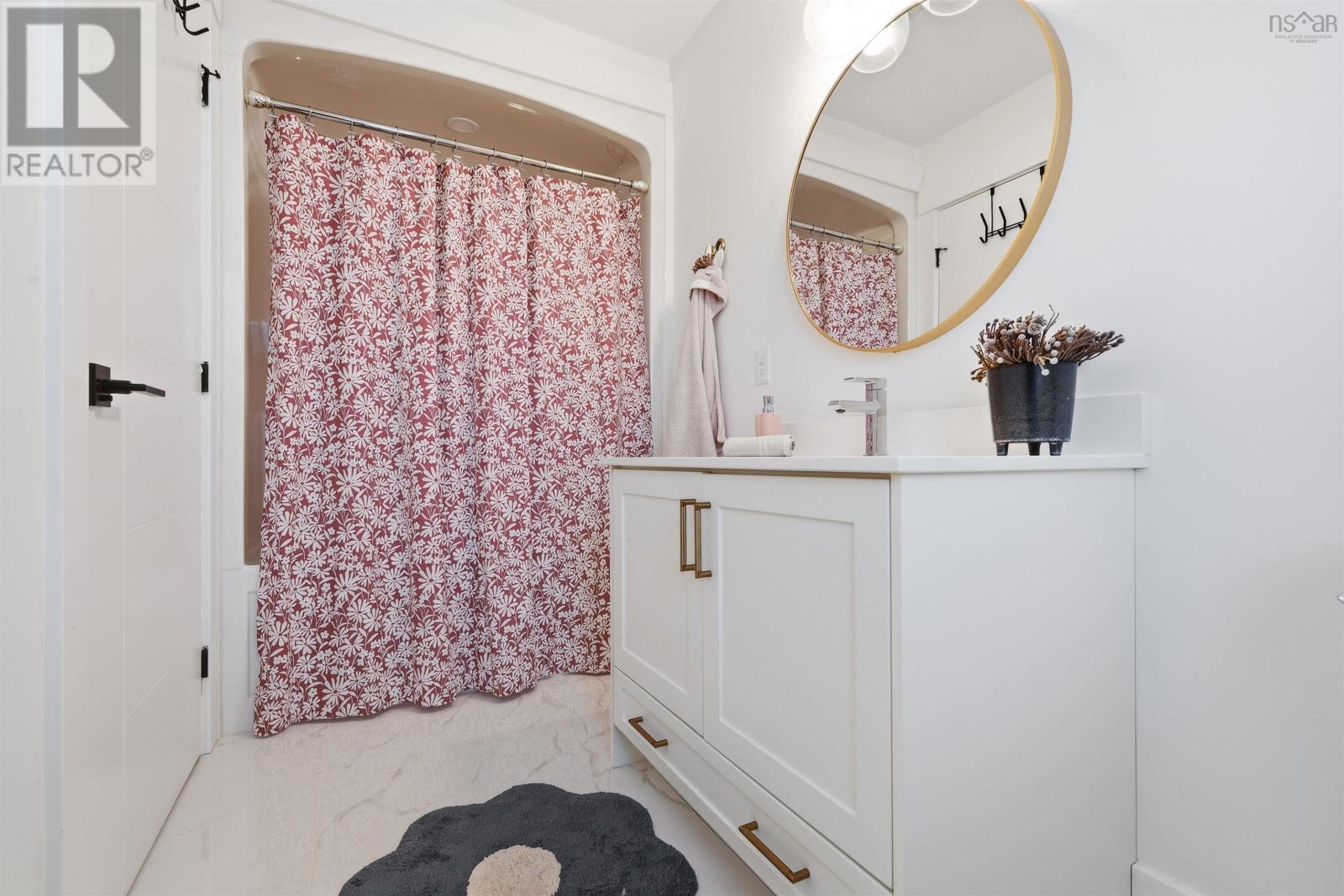 Property 33 of 50 of 77 Samaa Court