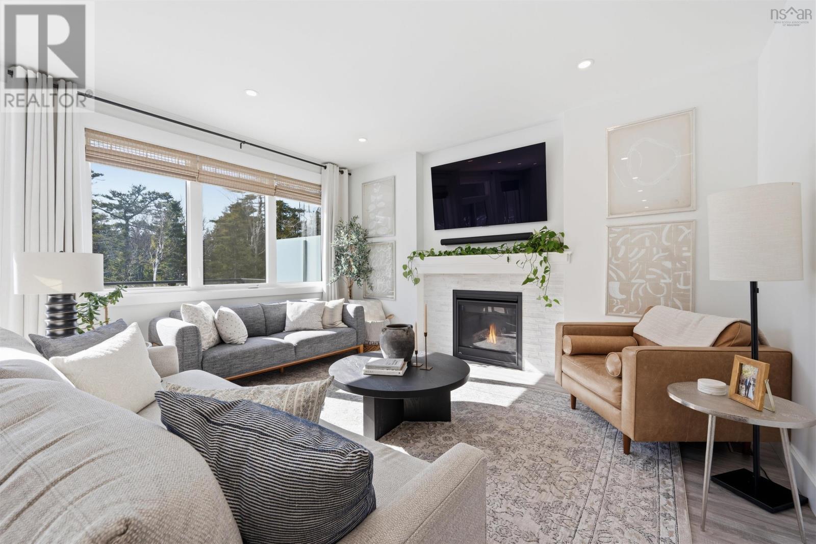 Property 18 of 50 of 77 Samaa Court