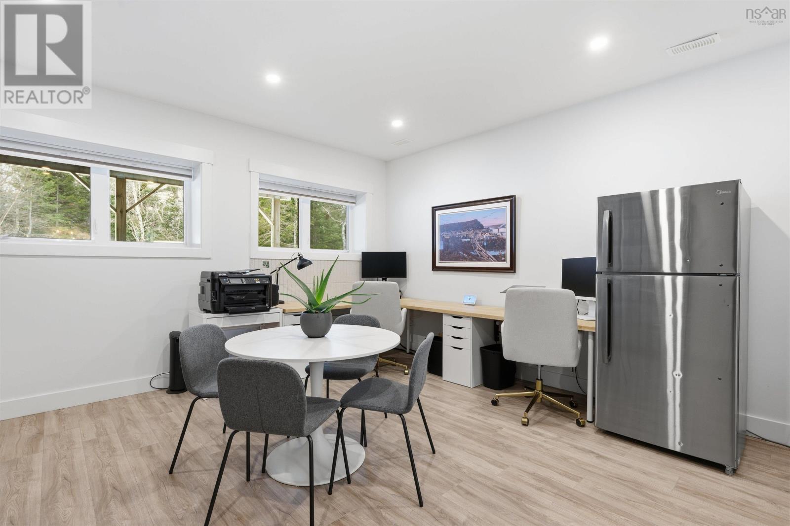 Property 40 of 50 of 77 Samaa Court