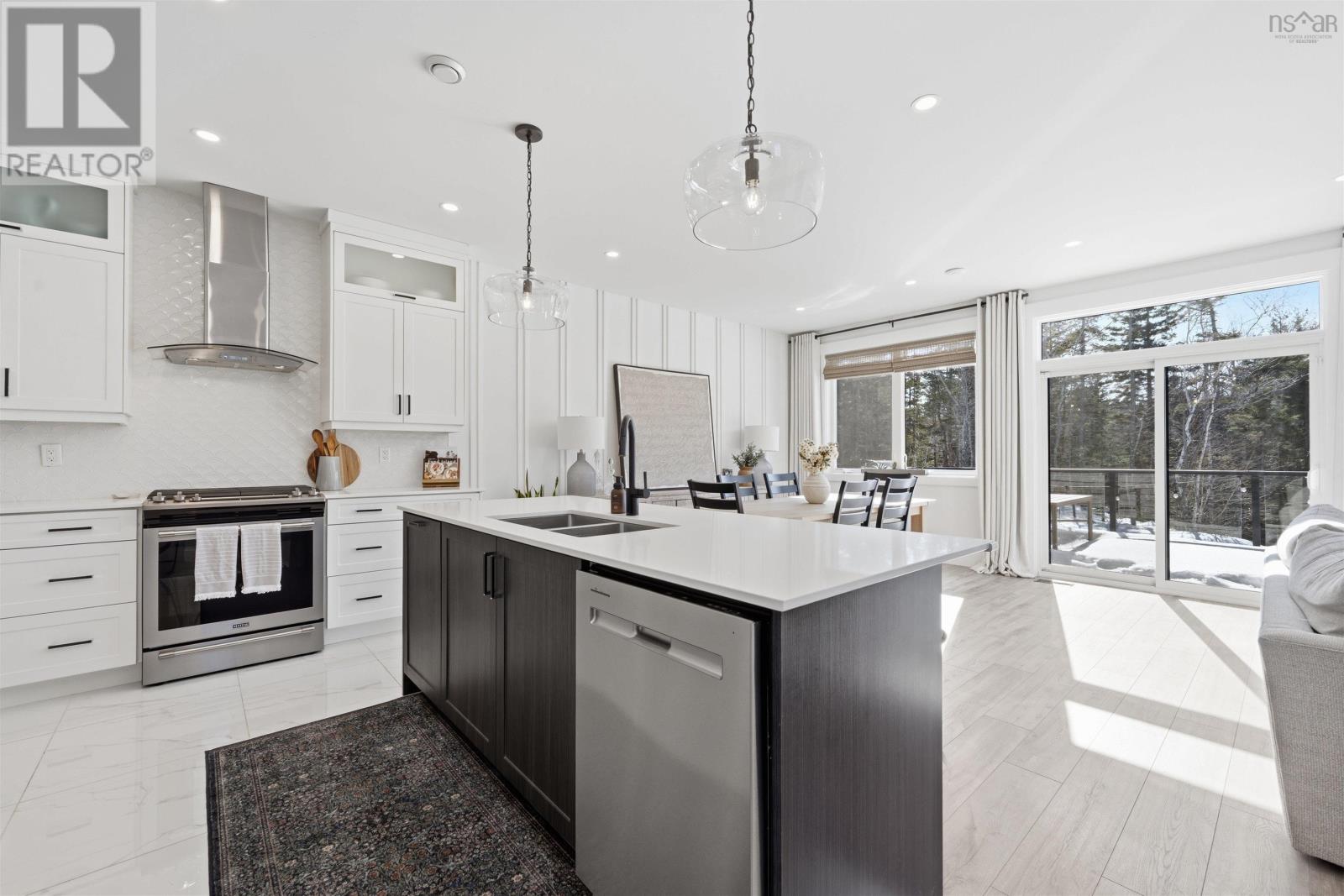 Property 8 of 50 of 77 Samaa Court