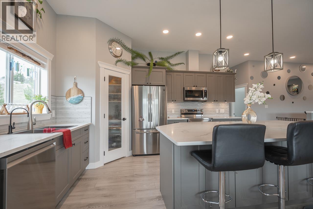 5593 LAKESIDE COURT - 9