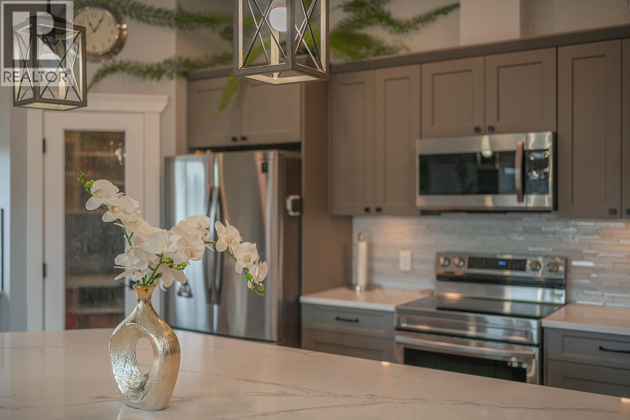 5593 LAKESIDE COURT - 12