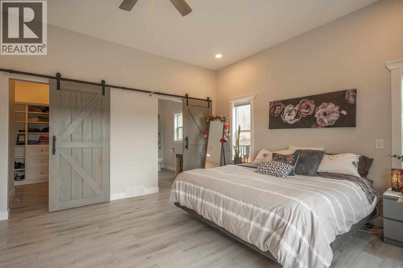 5593 LAKESIDE COURT - 16