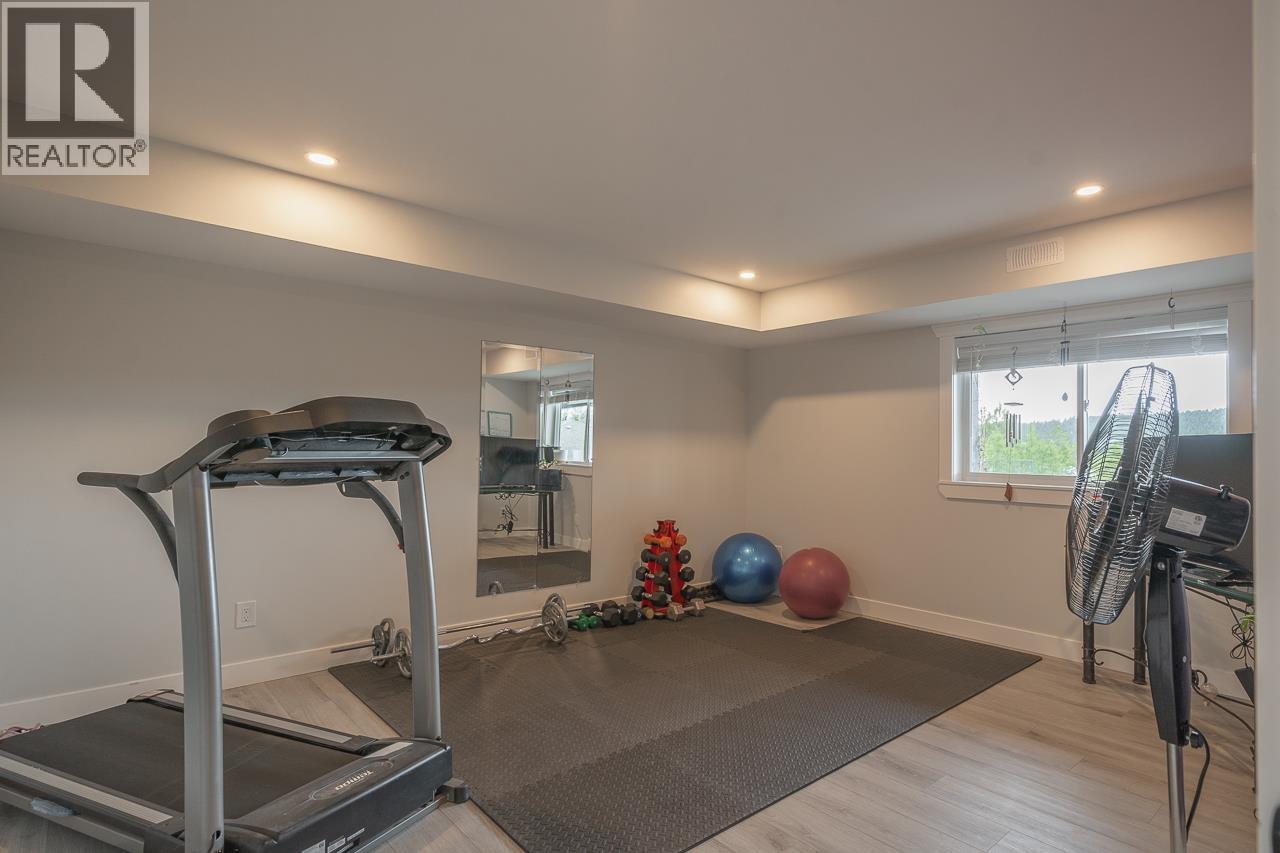 5593 LAKESIDE COURT - 27