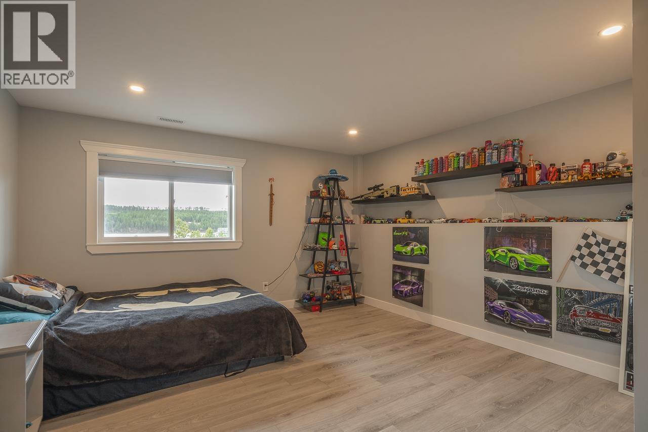 5593 LAKESIDE COURT - 26