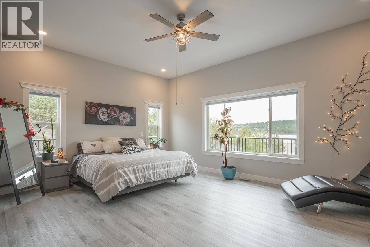 5593 LAKESIDE COURT - 15