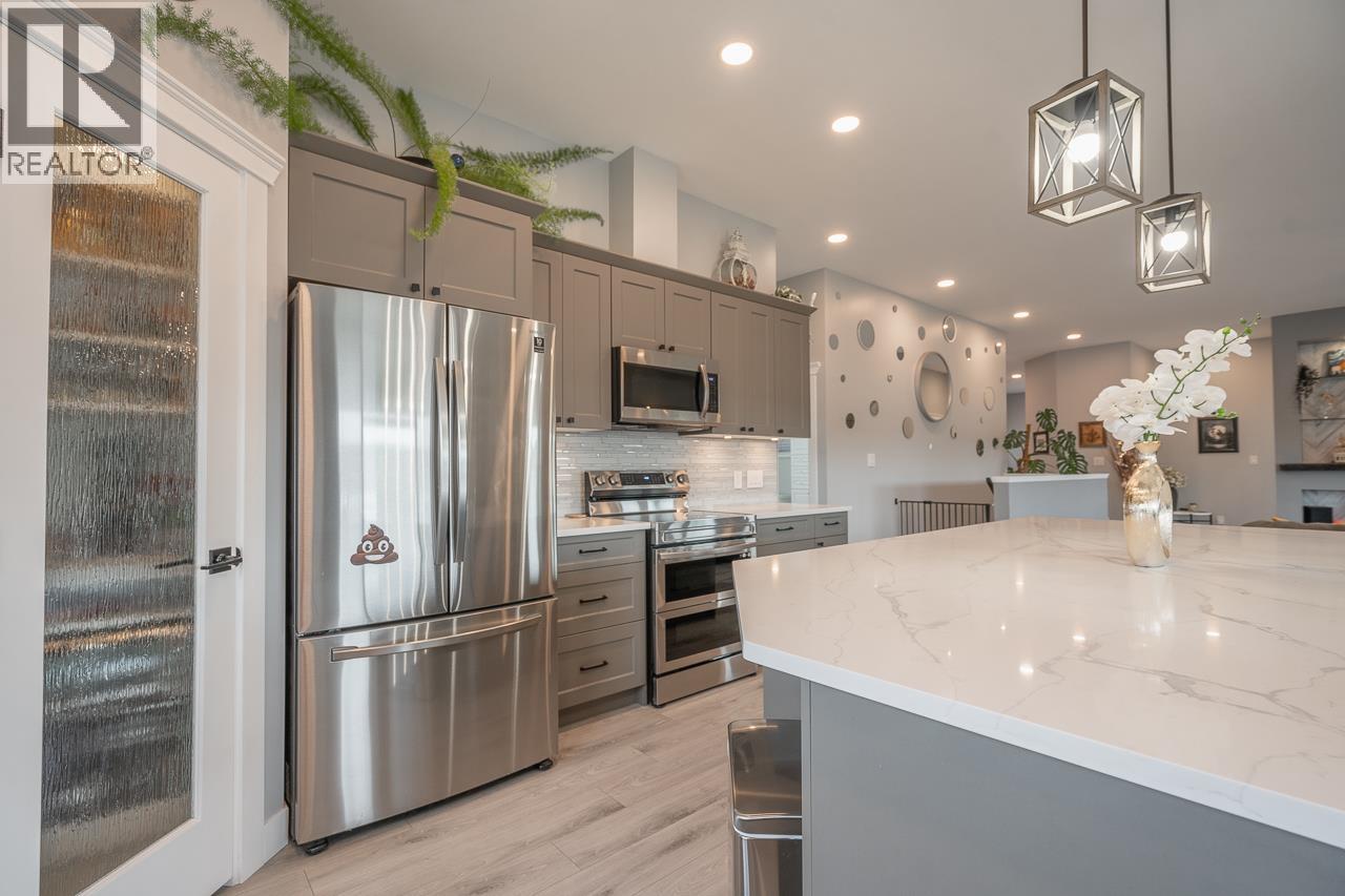 5593 LAKESIDE COURT - 8