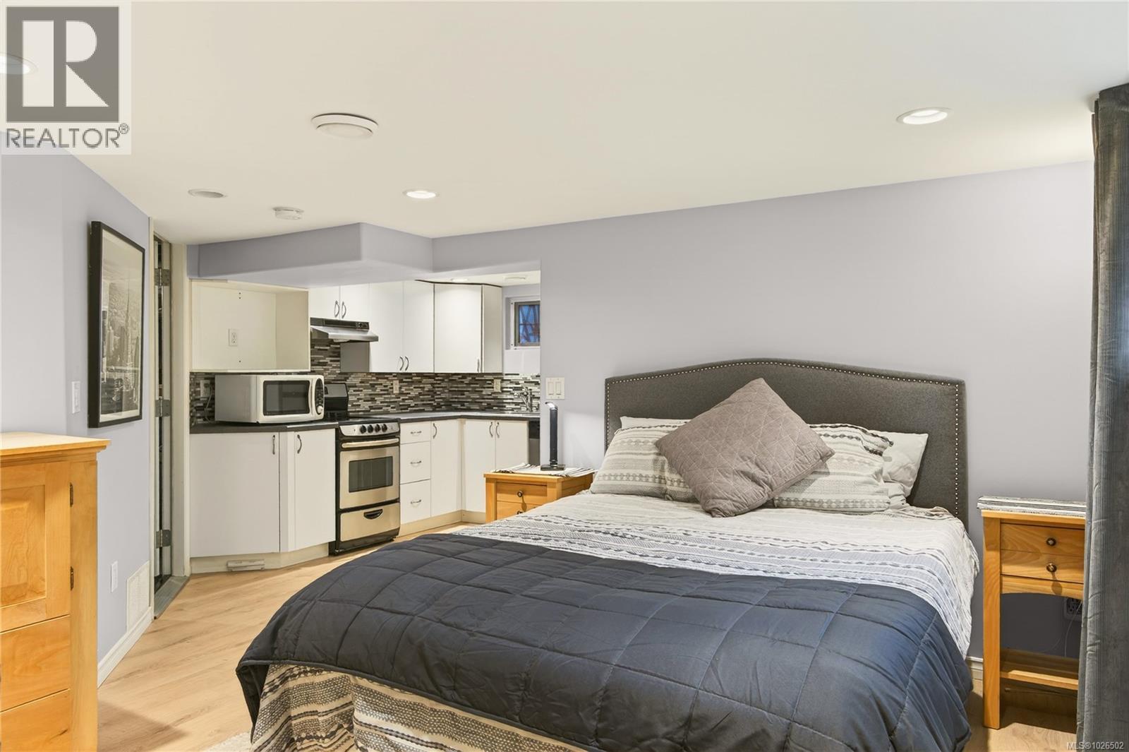 225 STEWART AVE - 22