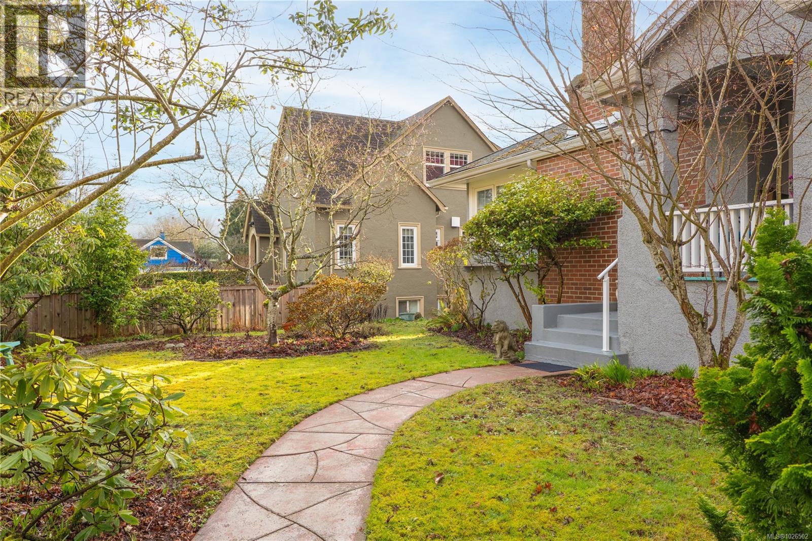 225 STEWART AVE - 35