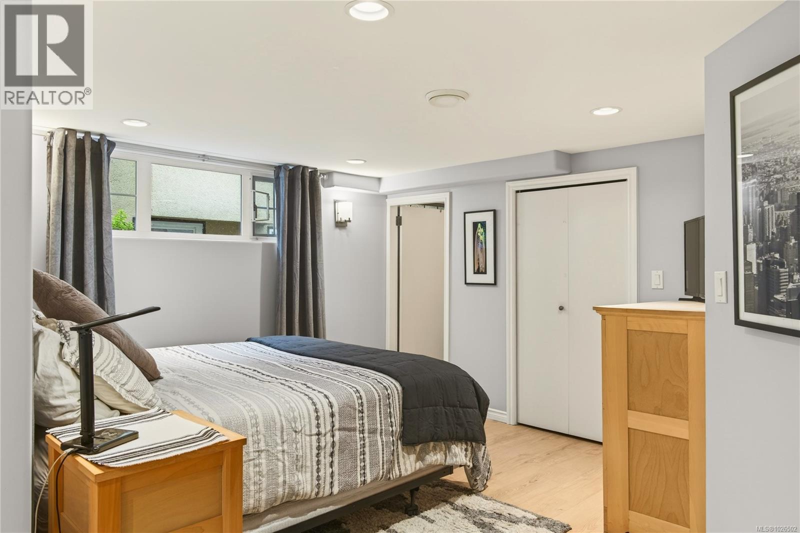 225 STEWART AVE - 23