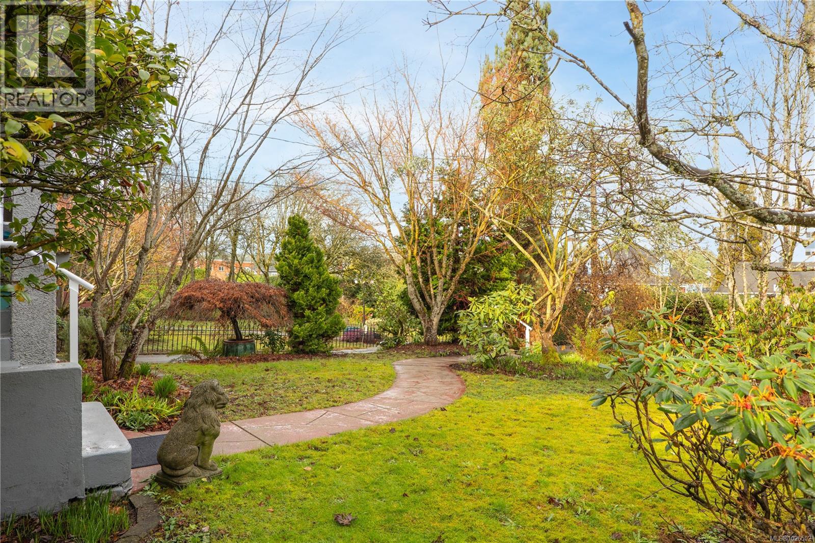 225 STEWART AVE - 38