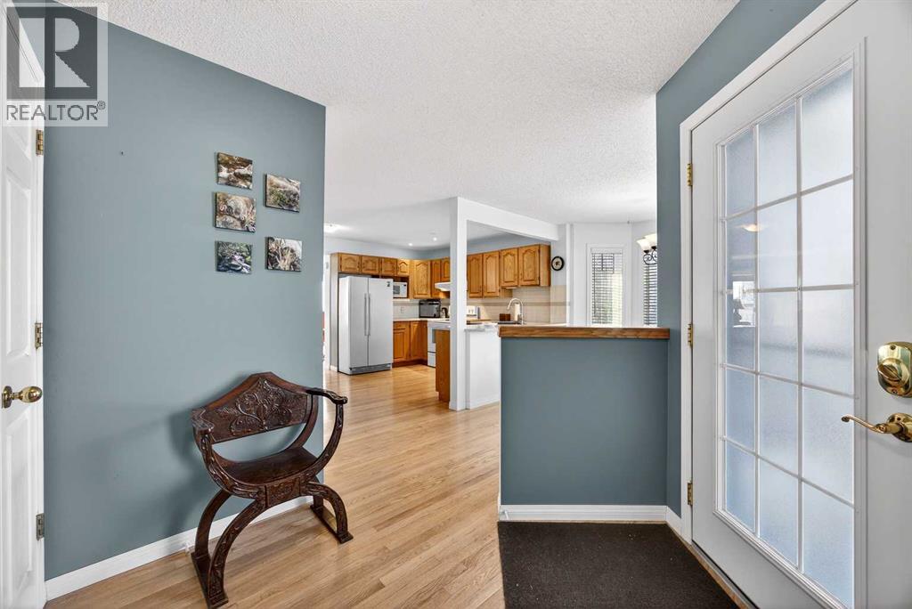 501 Citadel Terrace NW - Photo 5 of 41, Calgary, Alberta